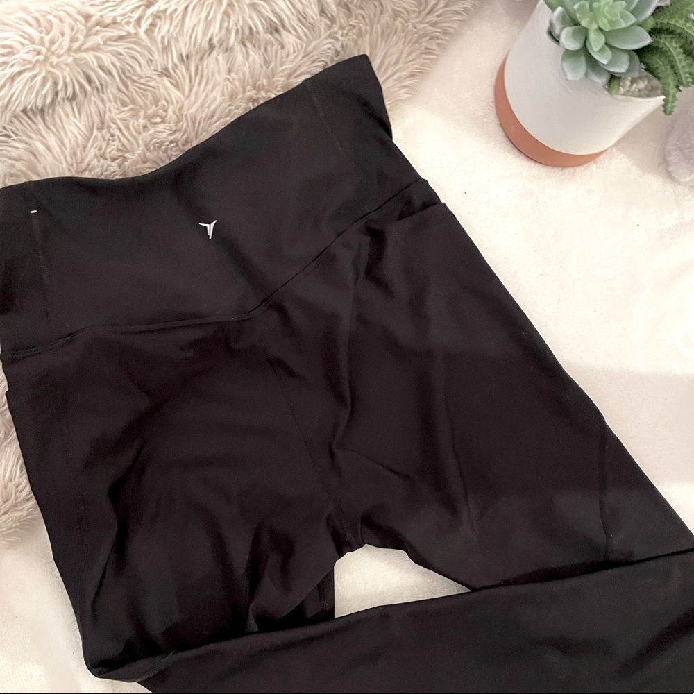 Old navy active line- black leggings with pockets